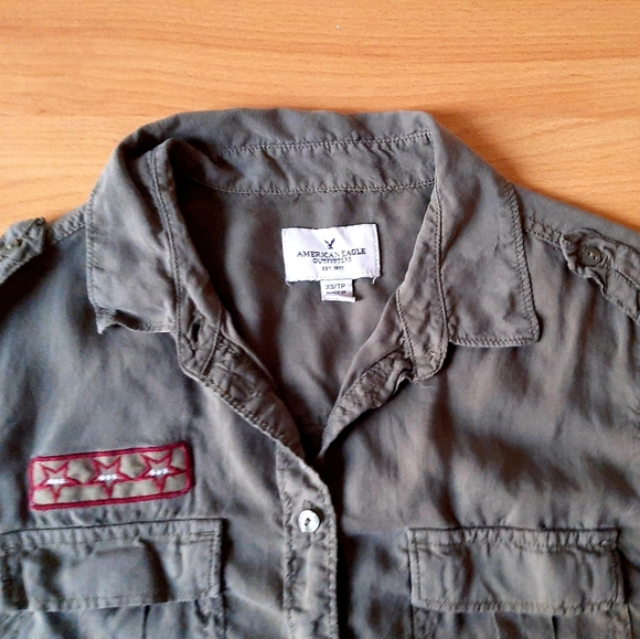 American Eagle Light Blouse - Picture 2 of 3